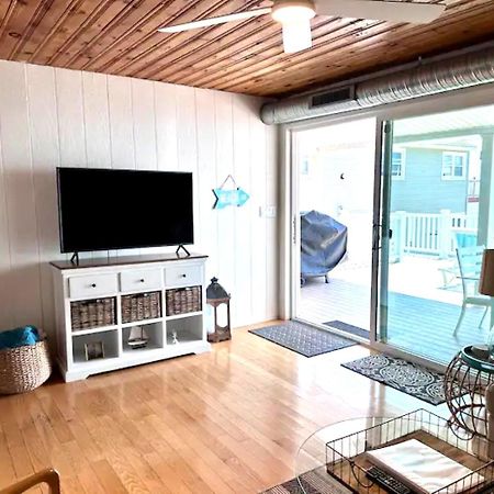 Cozy Beach - Direct Waterfront! East Haven Exterior photo
