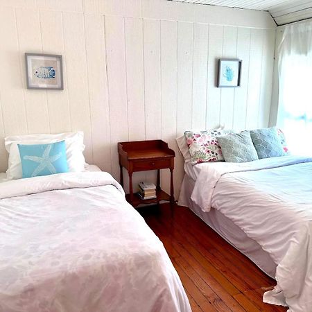 Cozy Beach - Direct Waterfront! East Haven Exterior photo